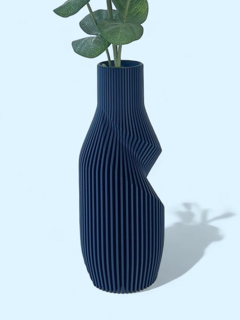 The Twisted Bottle Vase - ModProj
