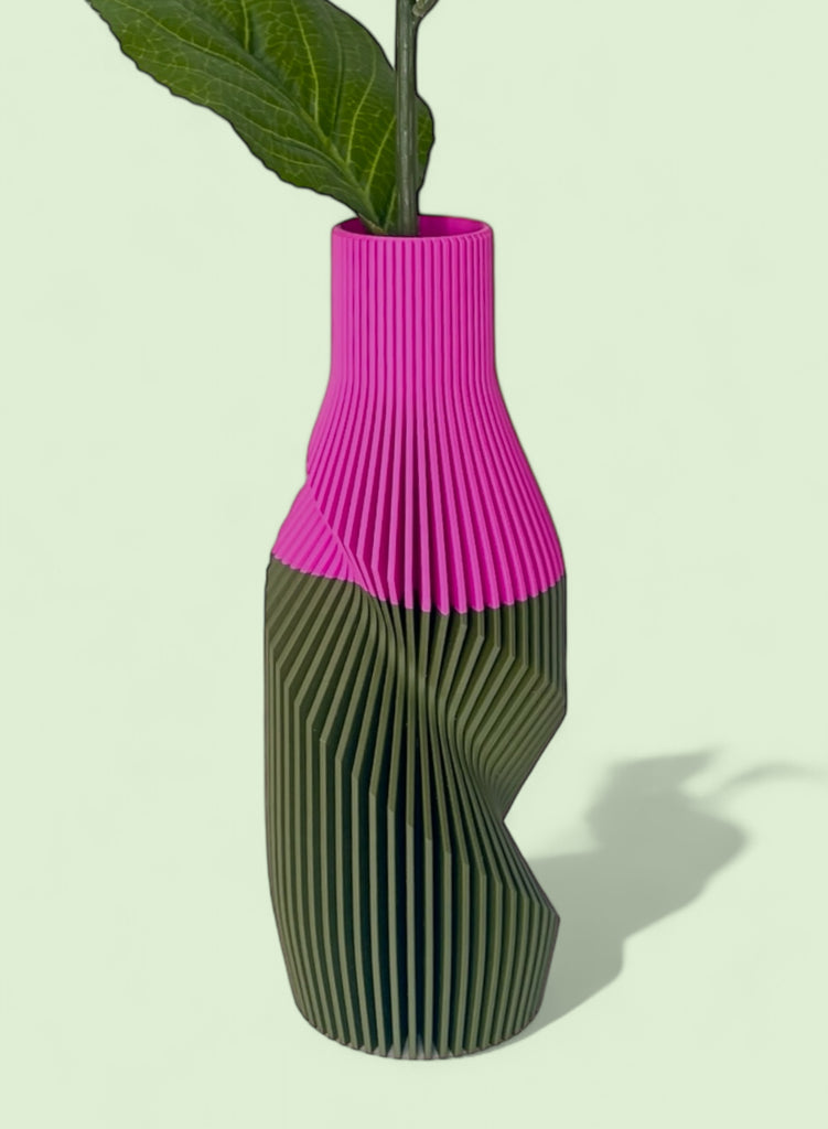 The Twisted Bottle Vase - ModProj