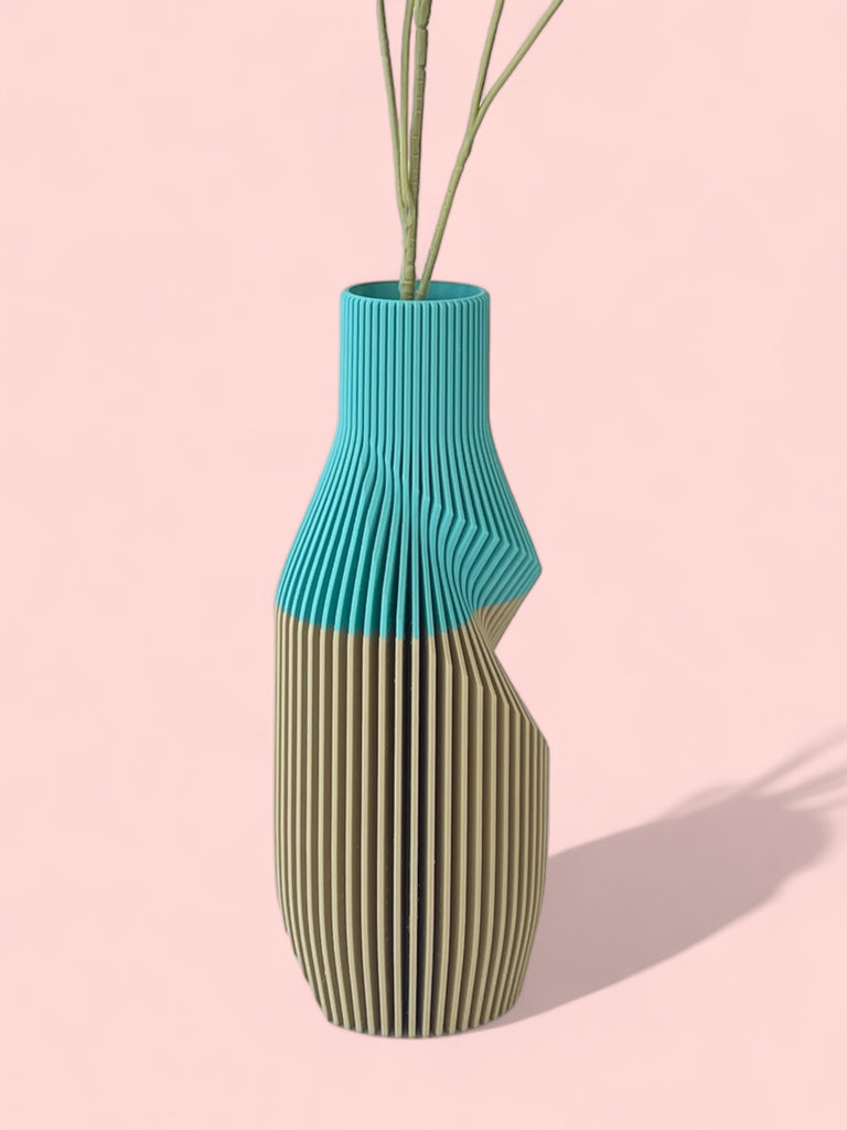 The Twisted Bottle Vase - ModProj