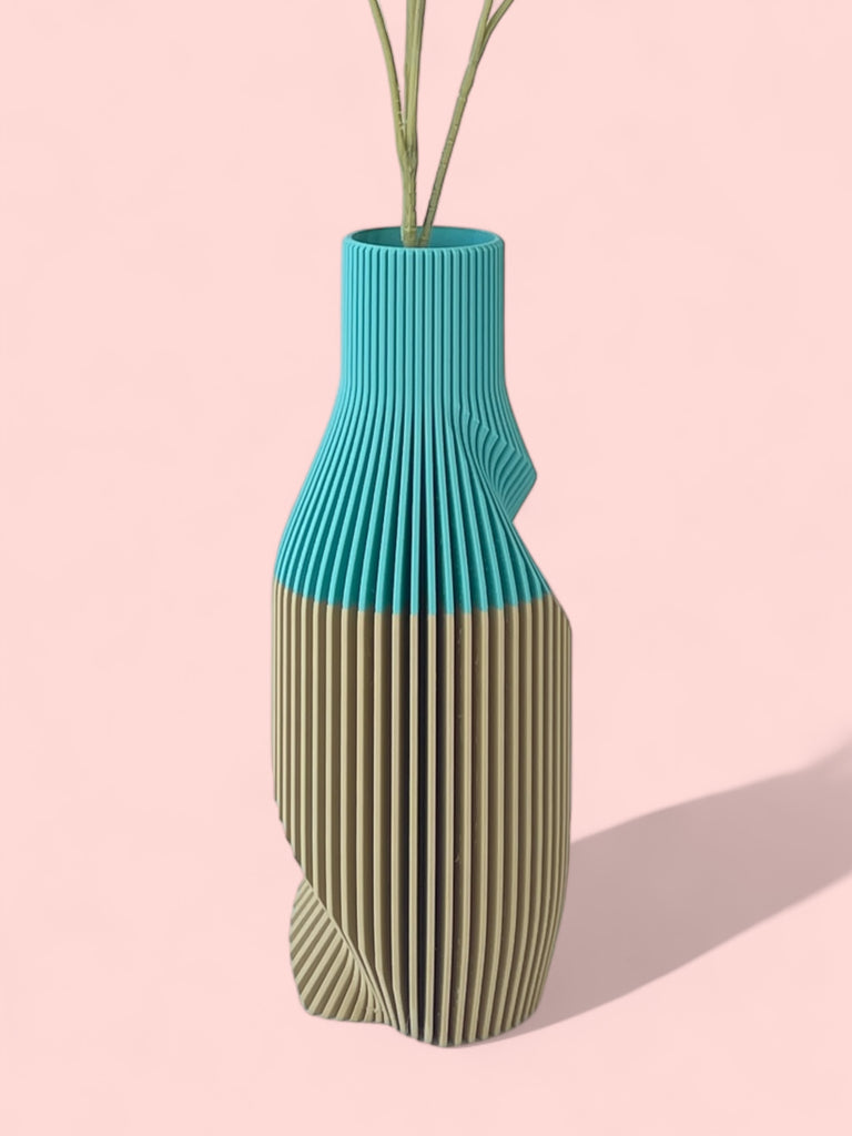 The Twisted Bottle Vase - ModProj