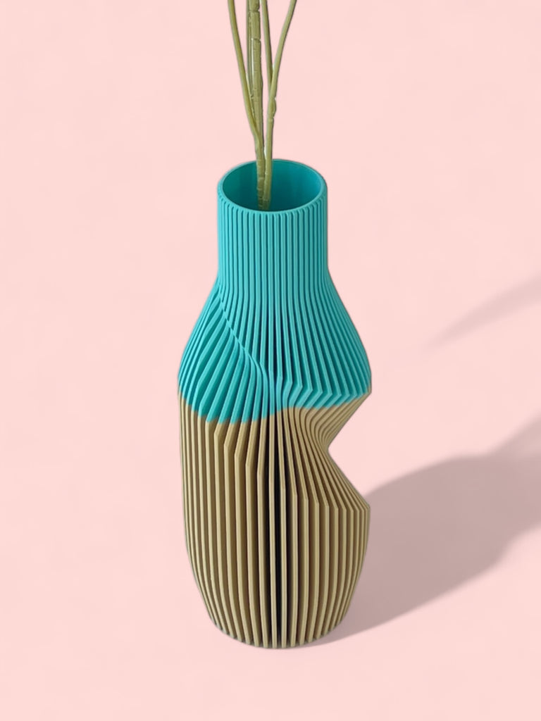 The Twisted Bottle Vase - ModProj