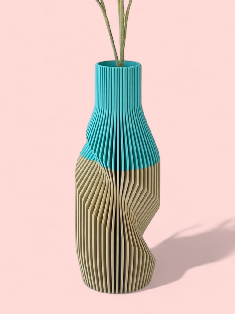 The Twisted Bottle Vase - ModProj
