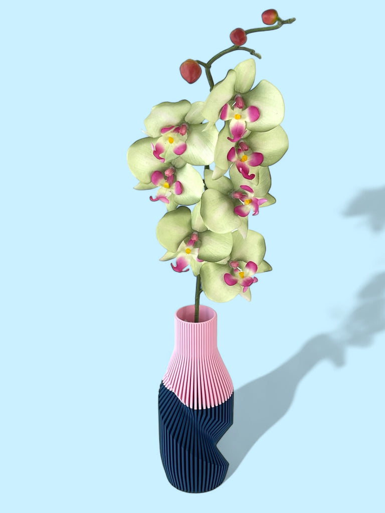 The Twisted Bottle Vase - ModProj