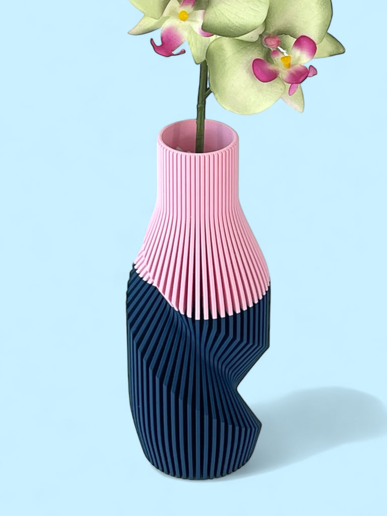 The Twisted Bottle Vase - ModProj