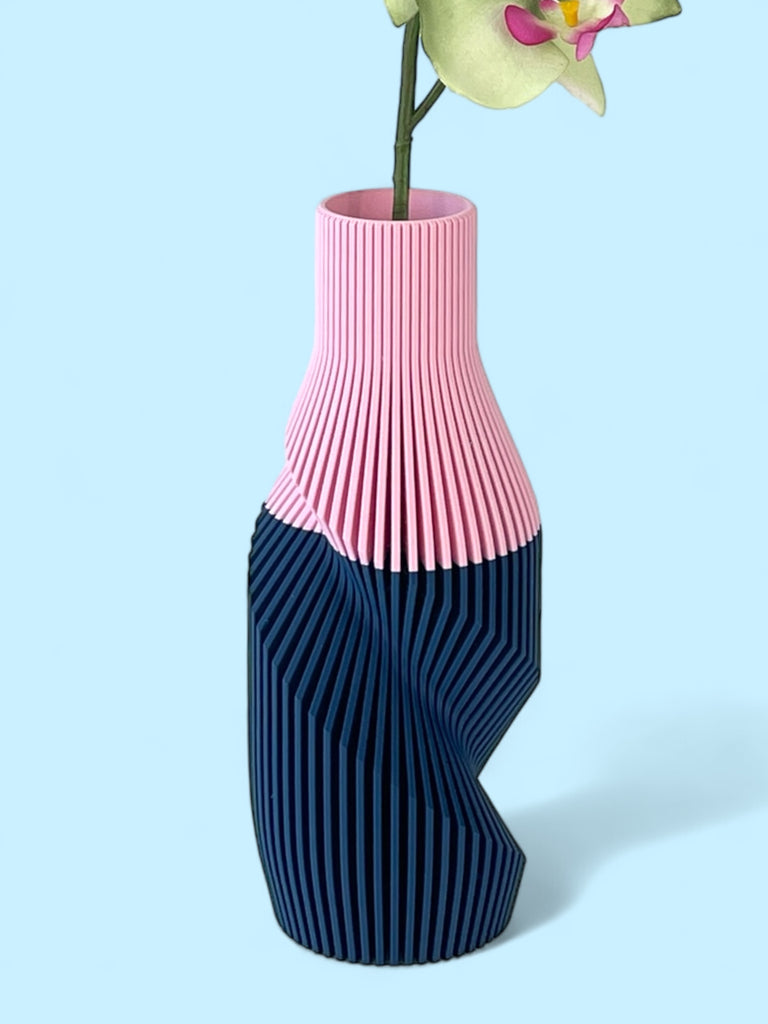 The Twisted Bottle Vase - ModProj