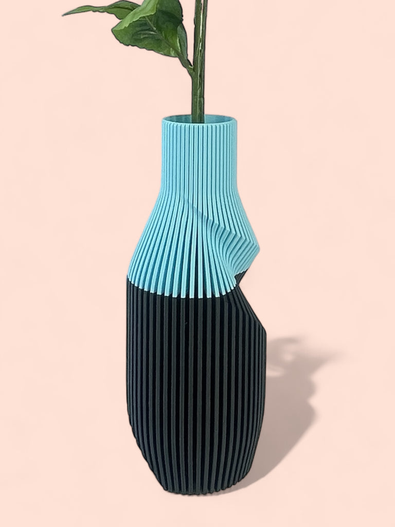 The Twisted Bottle Vase - ModProj